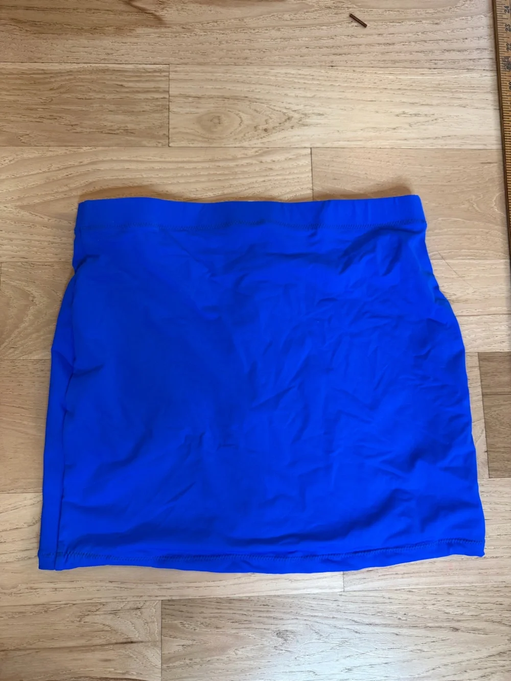 Skims swim skirt cover up size large